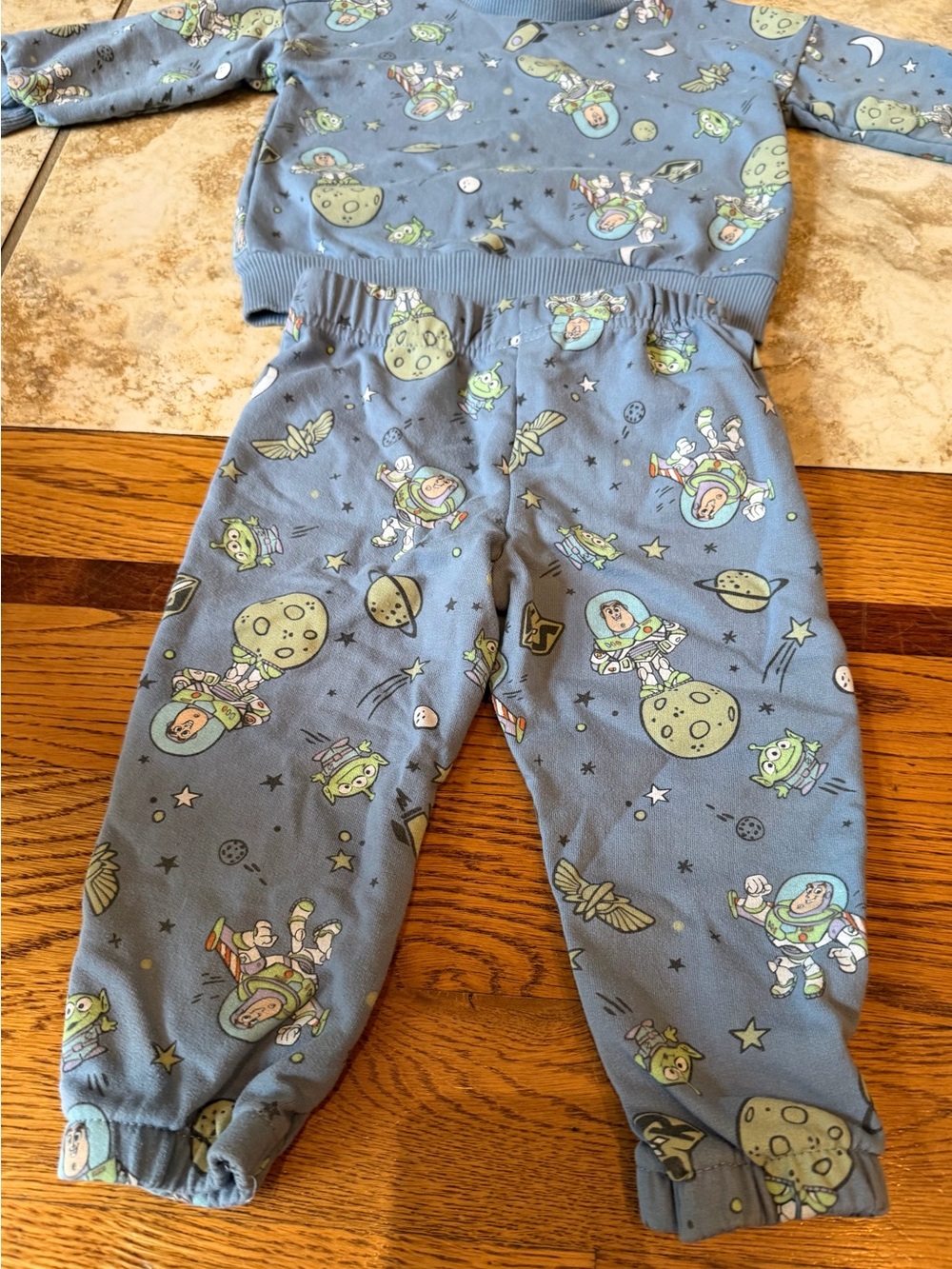 Disney Baby Toy Story Buzz Lightyear Sweatsuit Set Boys/Baby Size 18 months - Picture 10 of 16